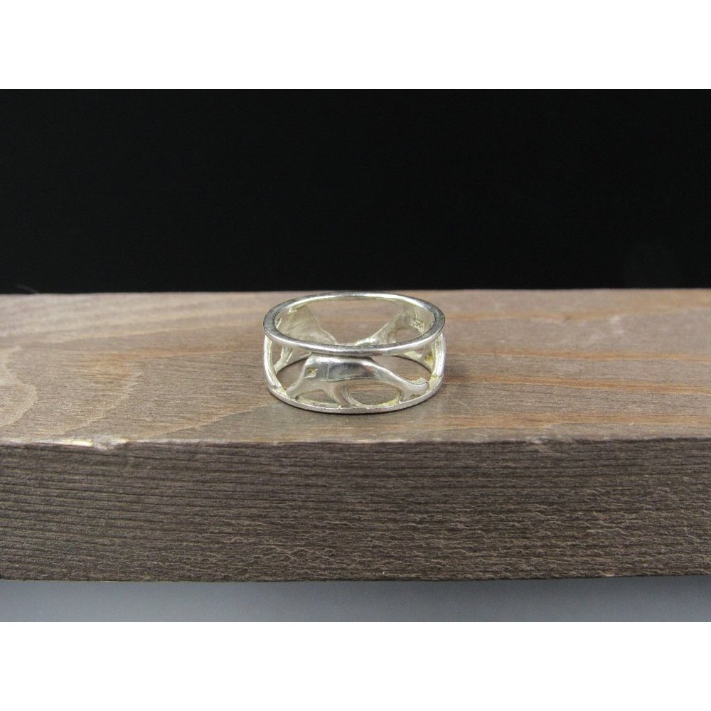 Size 7 Sterling Silver Wonderful Dolphin Band Ring